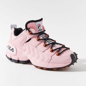 NWT FILA trailpacer sneakers